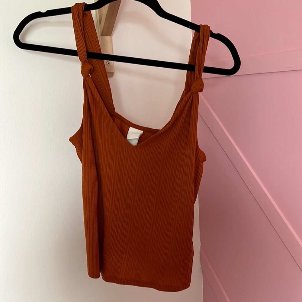 V-neck crop top